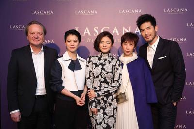 LASCANA大中華區(qū)執(zhí)行長(zhǎng)、OTTO集團(tuán)董事會(huì)成員兼Hermes Europe全球CEO Hanjo Schneider先生、LASCANA大中華區(qū)執(zhí)行長(zhǎng)Sonja Chen小姐攜手袁詠儀，安以軒和高以翔