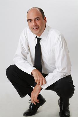 被稱為“中國通”的愛德華.雷曼先生是北京雷曼會計師事務所有限責任公司的創(chuàng)始人，是中國建國以來首位在中國律師事務所工作的外籍律師，同時亦是在中國律師事務所中任總經(jīng)理一職時間最長的律所管理者。</span></em></div>
<em> </em></div>
<p><em> </em></p>
<div align="center" style="">
<div name="photo" style=" width: 410px; margin: 5px;"><a rel="nofollow" href="http://www.laoshanlan.cn/sa/2013/12/11/20131211172739603715-org.jpg" target="_blank"><img style="margin-bottom: 5px;" src="http://www.laoshanlan.cn/sa/2013/12/11/20131211172739603715.jpg" border="0" alt="雷曼律師事務所是一家在公司法商法業(yè)務領域內(nèi)首屈一指的中國律師事務所，為其客戶提供全方位的法律服務，並在中國的北京、上海、深圳及廣州等地以及蒙古國境內(nèi)均設有辦事處。" width="400" /></a><br /><span name="caption">雷曼律師事務所是一家在公司法商法業(yè)務領域內(nèi)首屈一指的中國律師事務所，為其客戶提供全方位的法律服務，並在中國的北京、上海、深圳及廣州等地以及蒙古國境內(nèi)均設有辦事處。